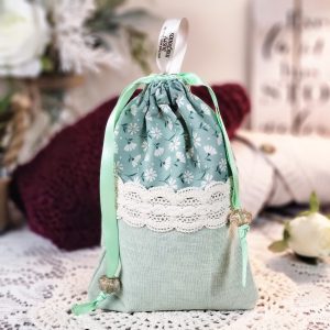 Frosted Forest Refillable Hanging Closet Sachet