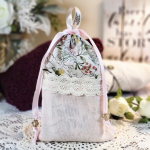 Southern Meadow Refillable Hanging Closet Sachet